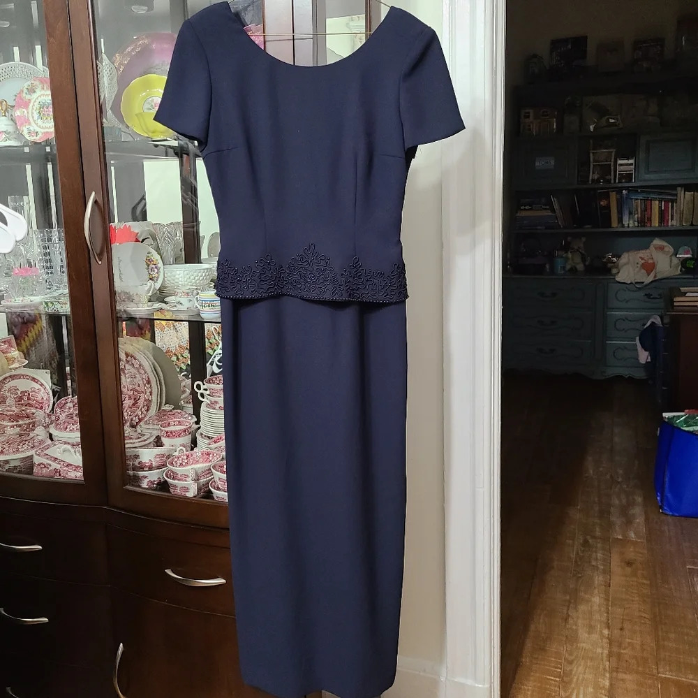 Donna Morgan Navy Blue Formal Dress Beaded Waist Short Sleeves Size 4 Vintage
